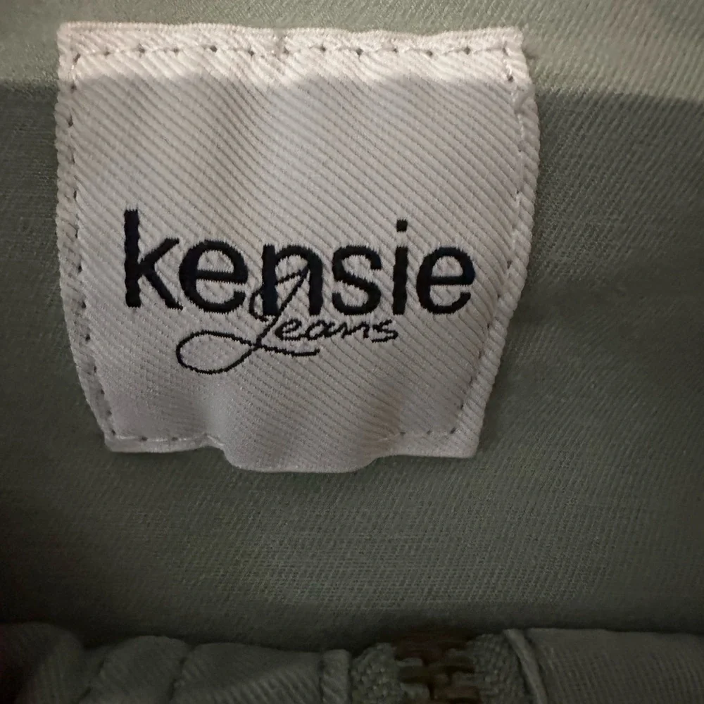 Kensie‎ Green Jacket with Button Details - Picture 2 of 6